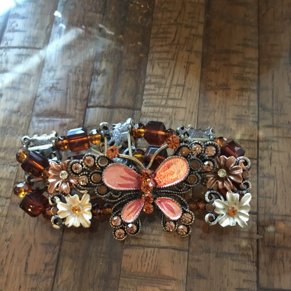 Beautiful Elastic Bracelet with Flowers Butterfly